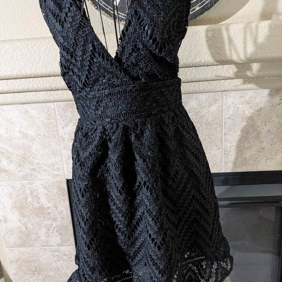 SUGAR+LIPS "ALL MY LOVE" PLUNGING LACE/CROCHET BLACK DRESS.  SZ:. XS - Picture 6 of 12